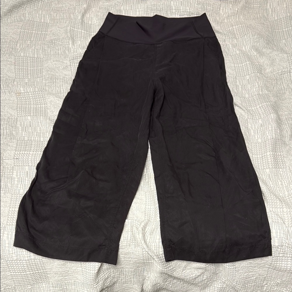 Lululemon Black Wide-Leg Cropped Pants